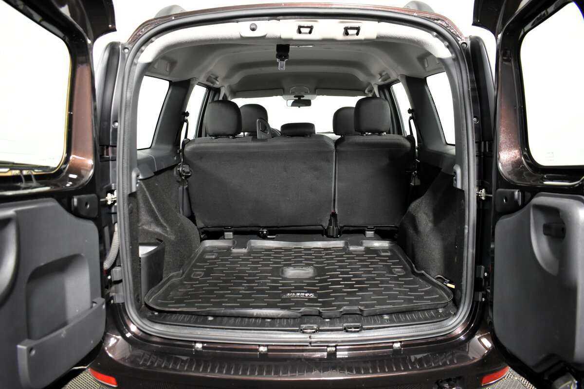 Lada (ВАЗ) Largus с пробегом — 2018 год. Фото: #5