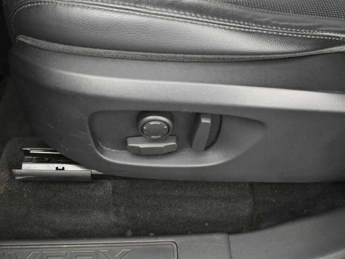 Land Rover Discovery Sport с пробегом — 2016 год. Фото: #9