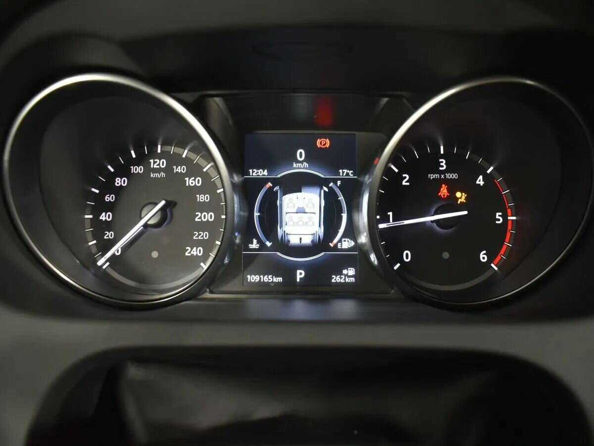 Land Rover Discovery Sport с пробегом — 2016 год. Фото: #14