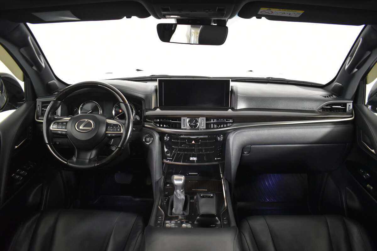 Lexus LX с пробегом — 2016 год. Фото: #9