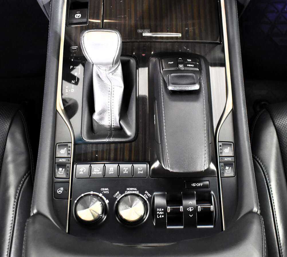 Lexus LX с пробегом — 2016 год. Фото: #14