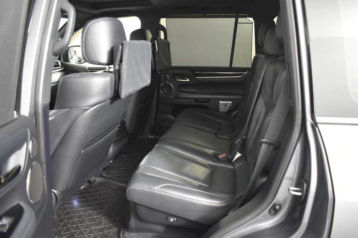 Lexus LX с пробегом — 2016 год. Фото: #16