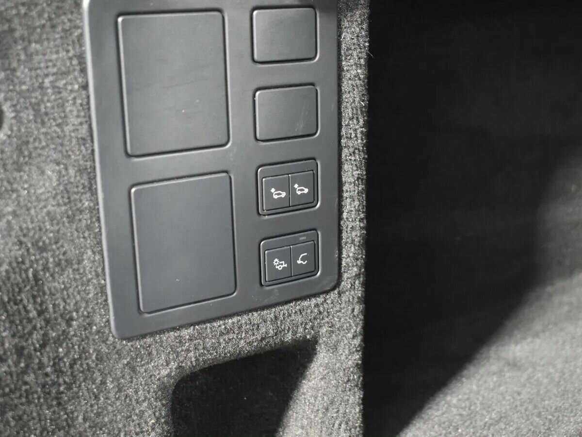 Land Rover Discovery с пробегом — 2018 год. Фото: #5