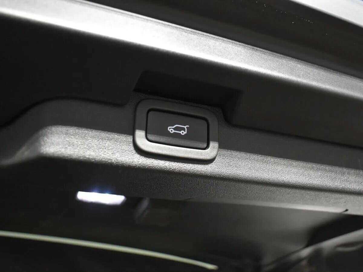 Land Rover Discovery с пробегом — 2018 год. Фото: #6