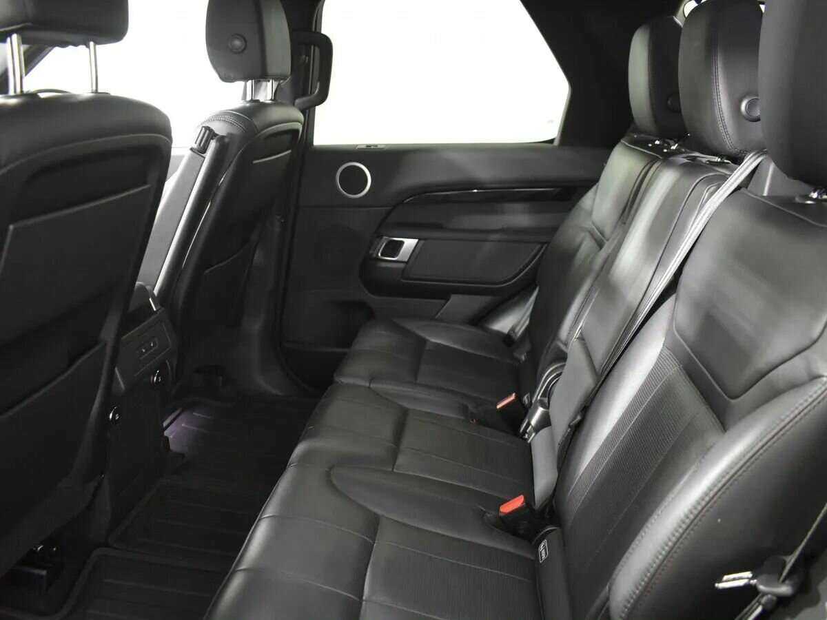 Land Rover Discovery с пробегом — 2018 год. Фото: #7