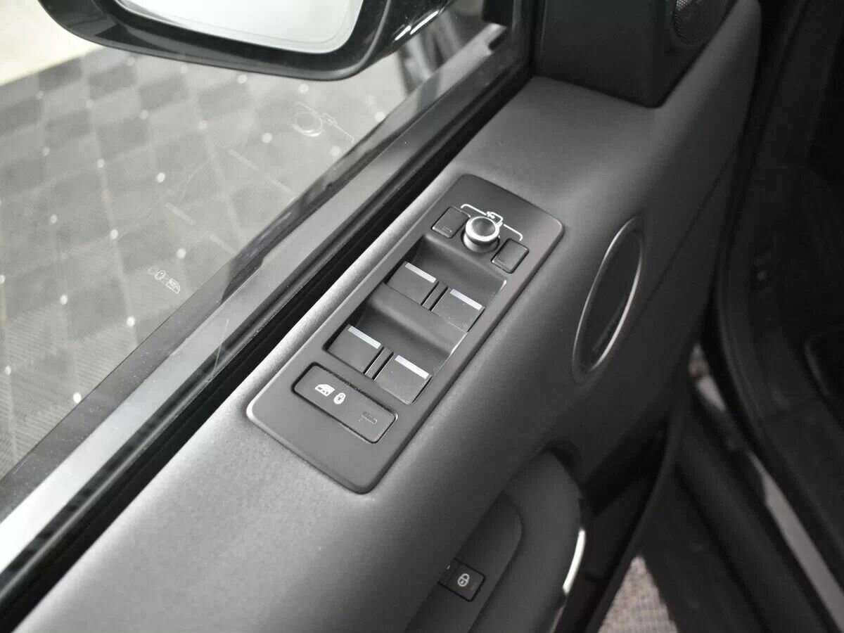 Land Rover Discovery с пробегом — 2018 год. Фото: #8