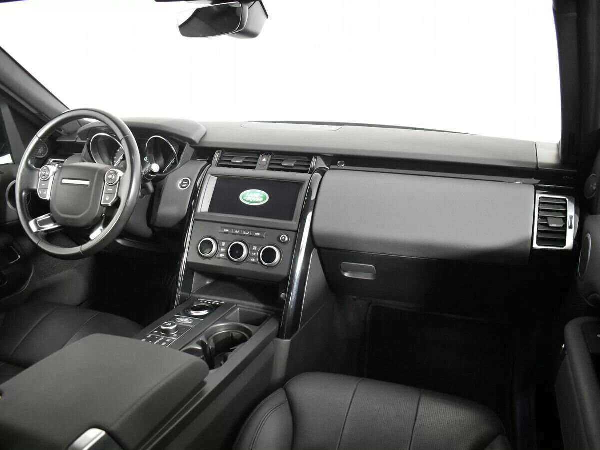 Land Rover Discovery с пробегом — 2018 год. Фото: #12