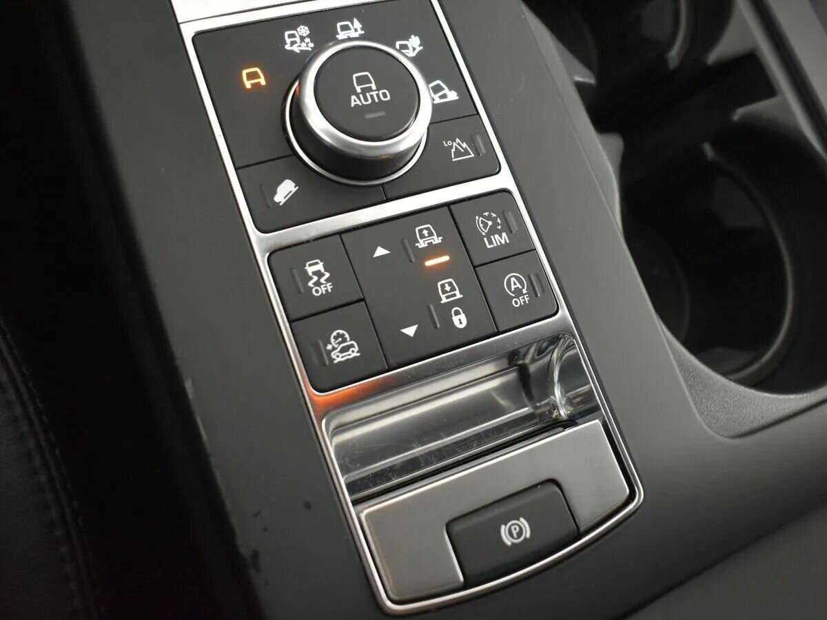 Land Rover Discovery с пробегом — 2018 год. Фото: #19