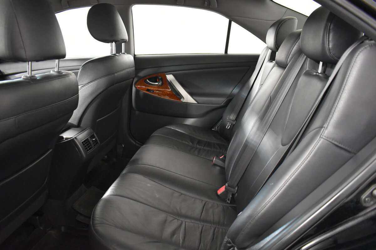 Toyota Camry с пробегом — 2010 год. Фото: #6