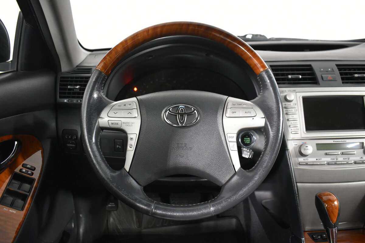 Toyota Camry с пробегом — 2010 год. Фото: #12