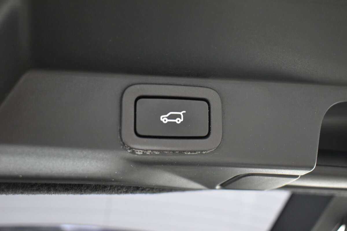 Land Rover Range Rover Sport с пробегом — 2013 год. Фото: #6