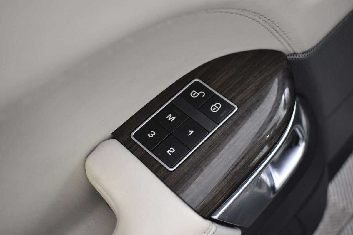 Land Rover Range Rover Sport с пробегом — 2013 год. Фото: #9