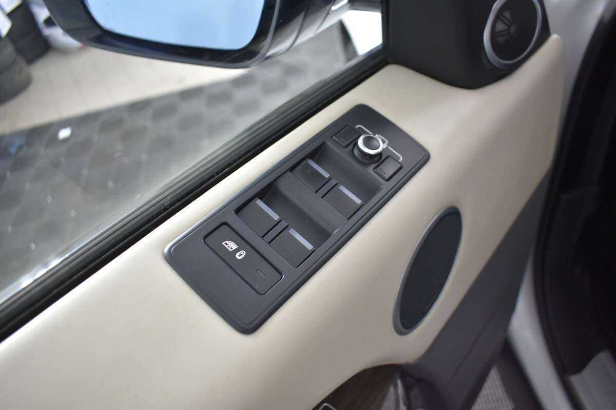 Land Rover Range Rover Sport с пробегом — 2013 год. Фото: #10