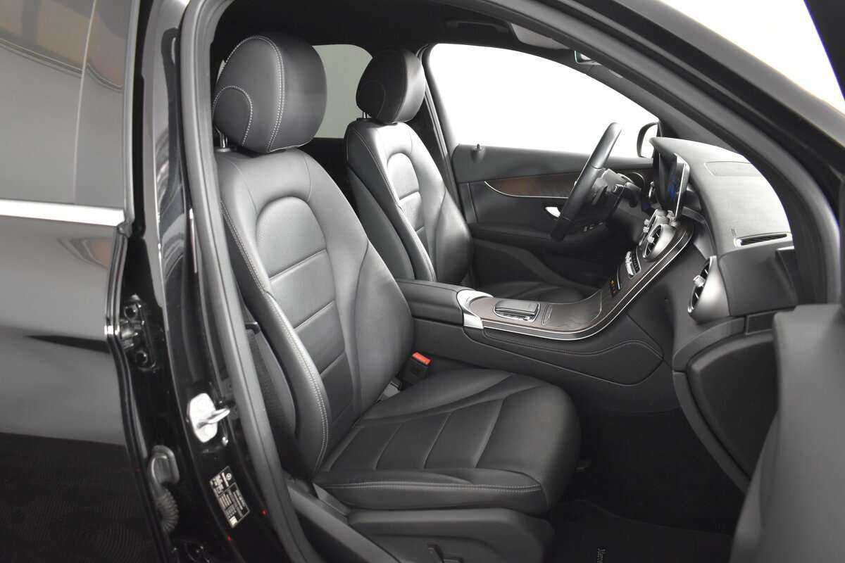 Mercedes-Benz GLC с пробегом — 2021 год. Фото: #8