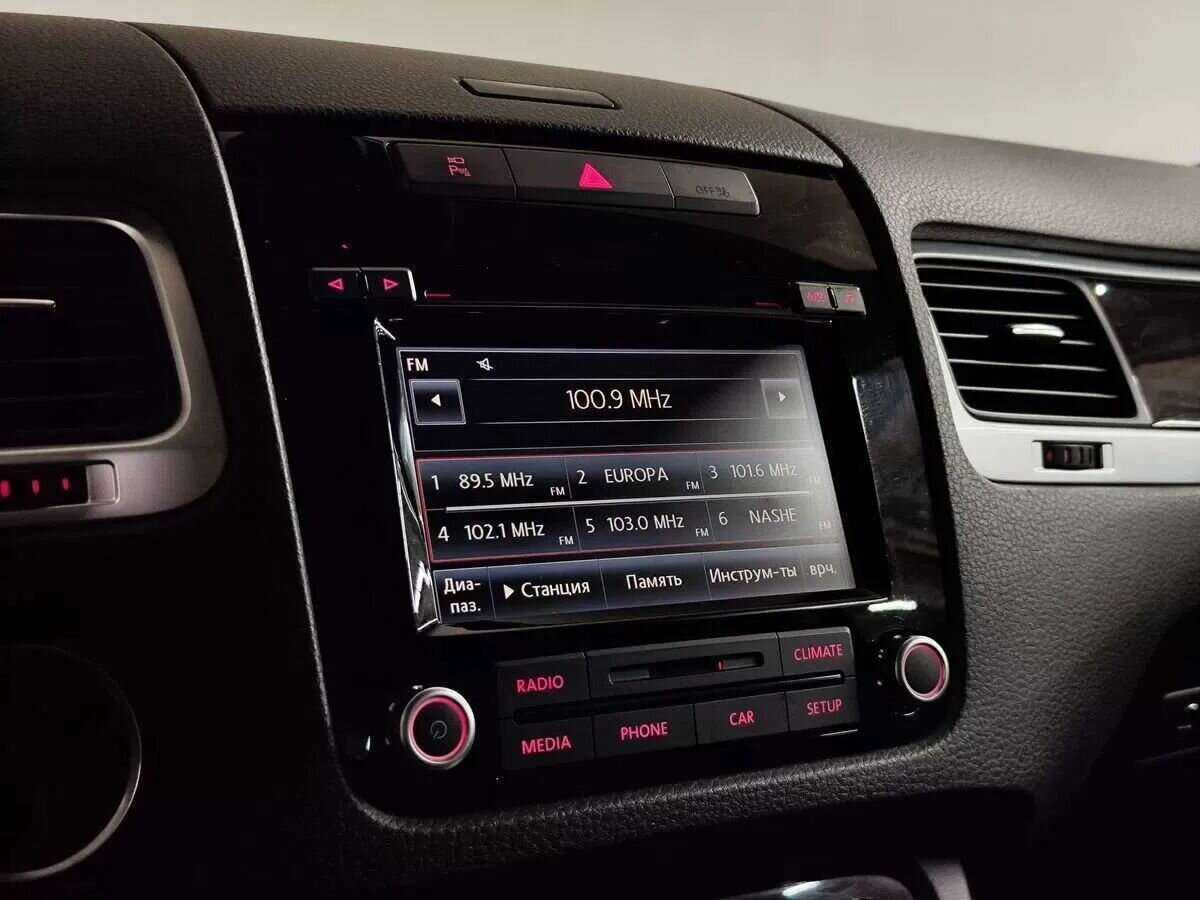 Volkswagen Touareg с пробегом — 2014 год. Фото: #9