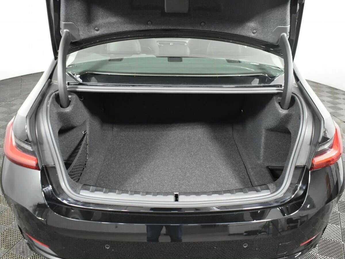 BMW 3 серии с пробегом — 2023 год. Фото: #7