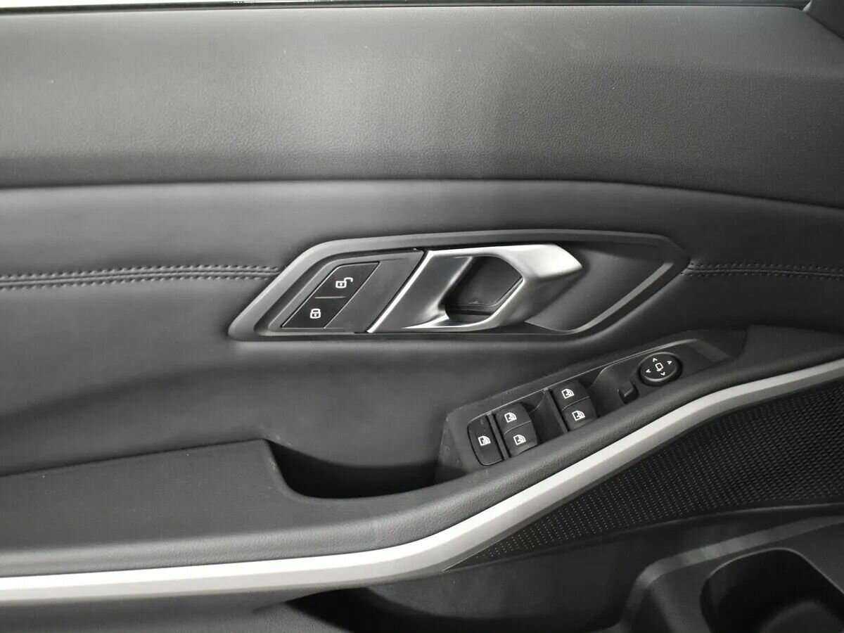 BMW 3 серии с пробегом — 2023 год. Фото: #24