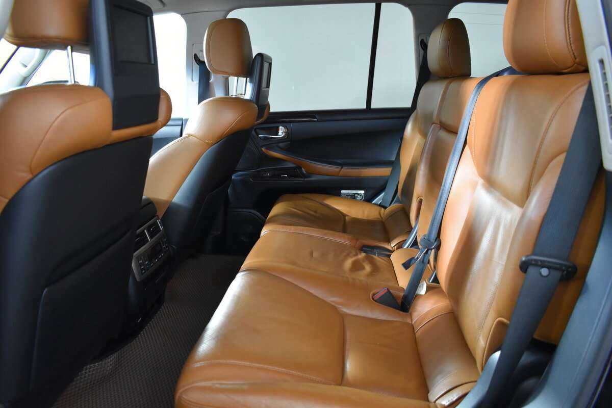 Lexus LX с пробегом — 2013 год. Фото: #5
