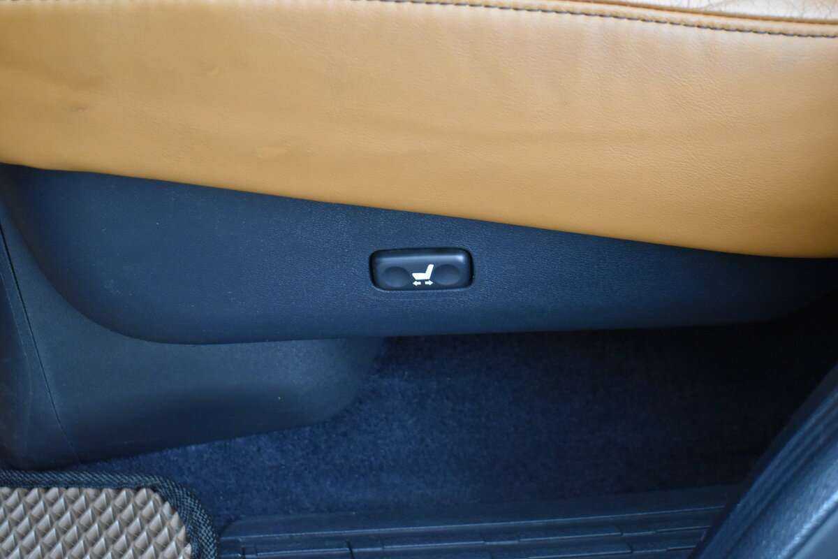 Lexus LX с пробегом — 2013 год. Фото: #7