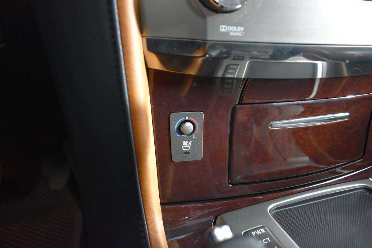 Lexus LX с пробегом — 2013 год. Фото: #20