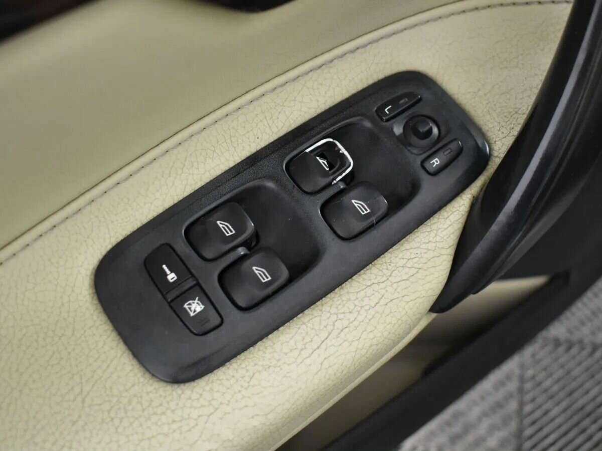 Volvo S60 с пробегом — 2005 год. Фото: #5