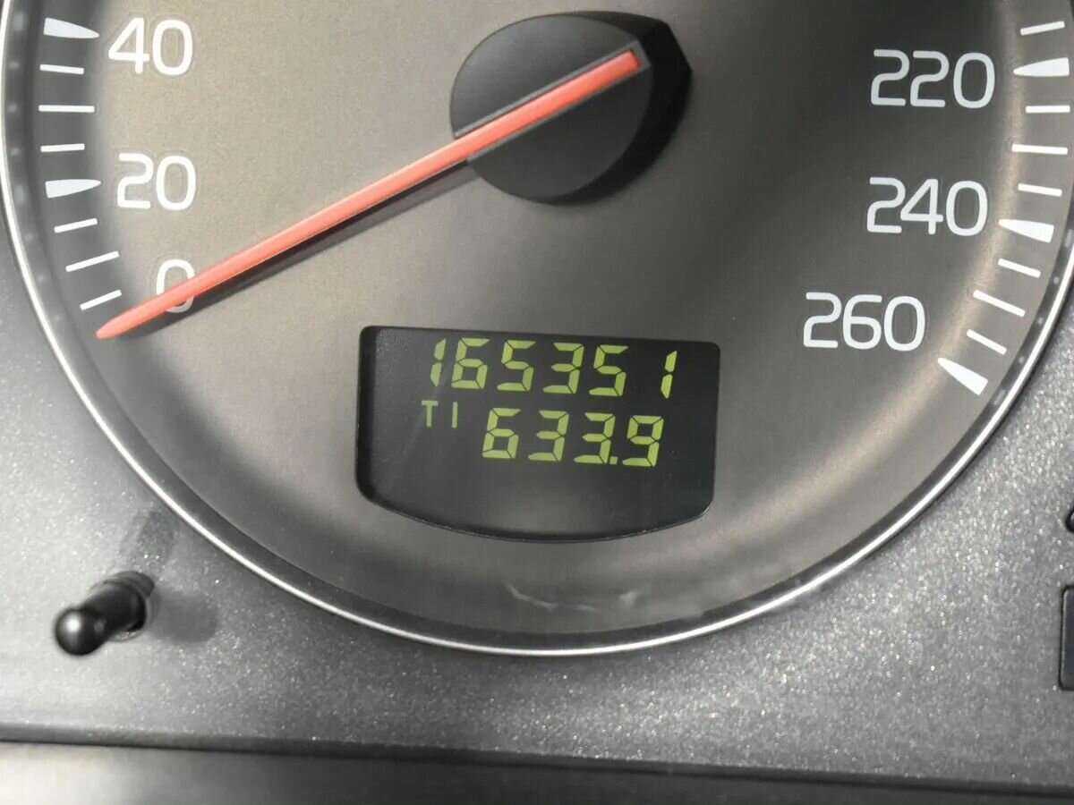 Volvo S60 с пробегом — 2005 год. Фото: #11