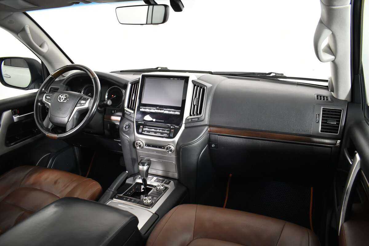Toyota Land Cruiser с пробегом — 2016 год. Фото: #13