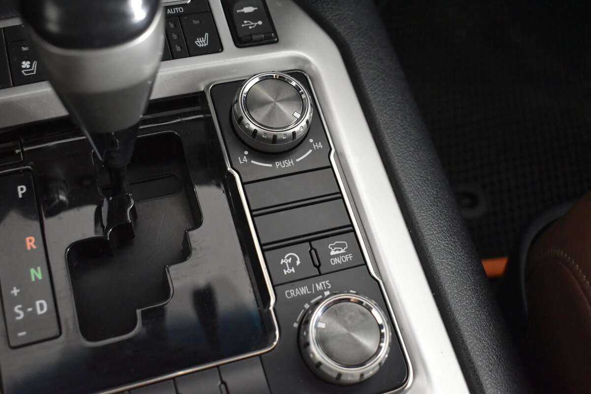 Toyota Land Cruiser с пробегом — 2016 год. Фото: #20