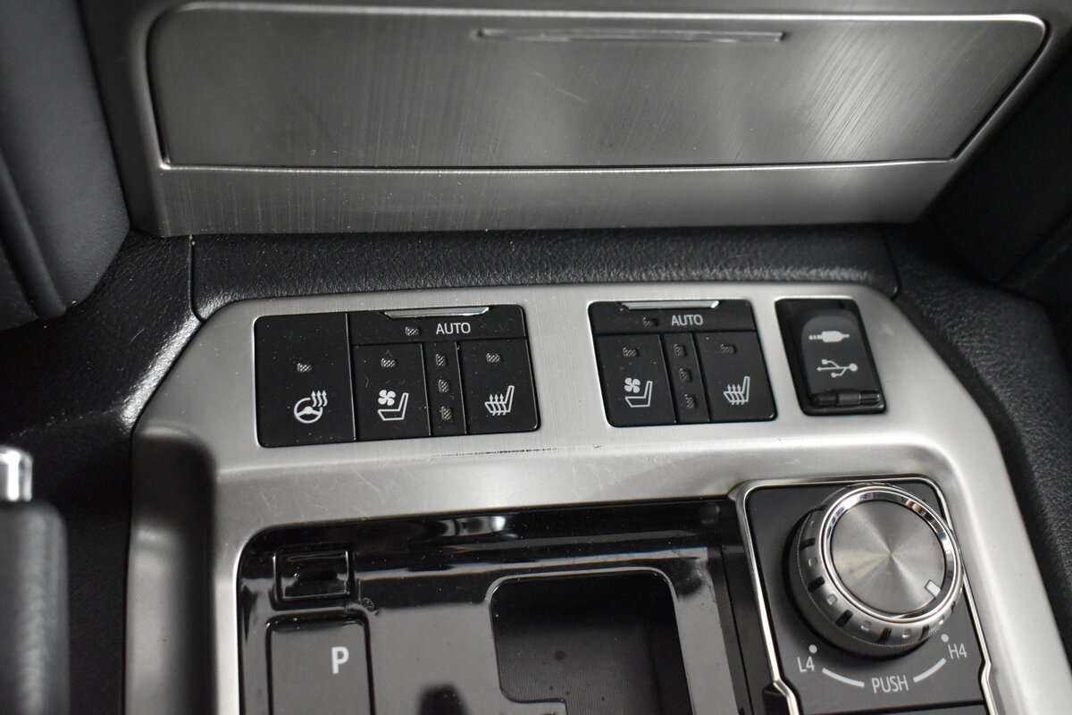 Toyota Land Cruiser с пробегом — 2016 год. Фото: #21