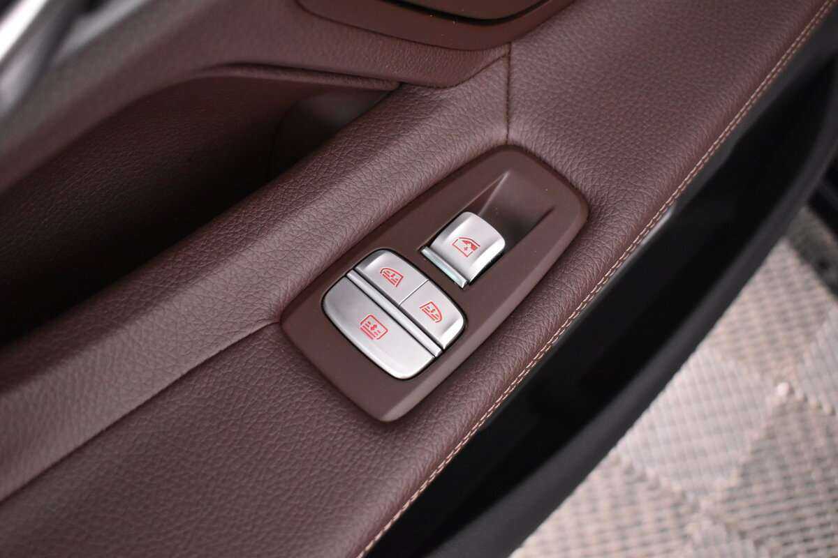 BMW 7 серии с пробегом — 2017 год. Фото: #9