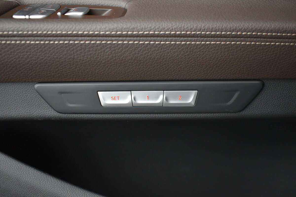 BMW 7 серии с пробегом — 2017 год. Фото: #11