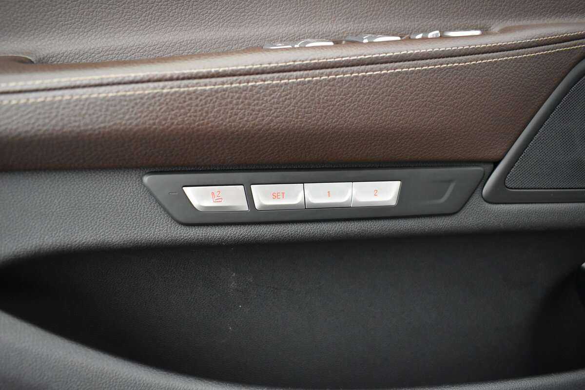 BMW 7 серии с пробегом — 2017 год. Фото: #16