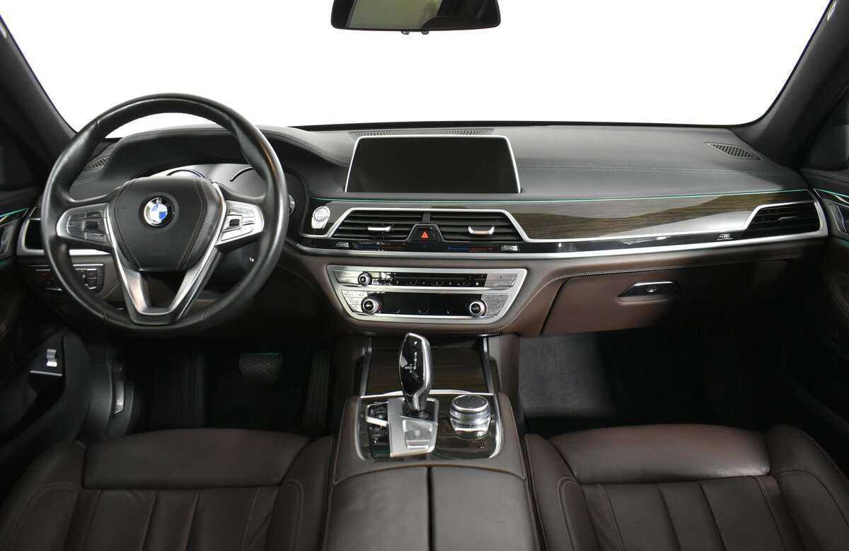 BMW 7 серии с пробегом — 2017 год. Фото: #20