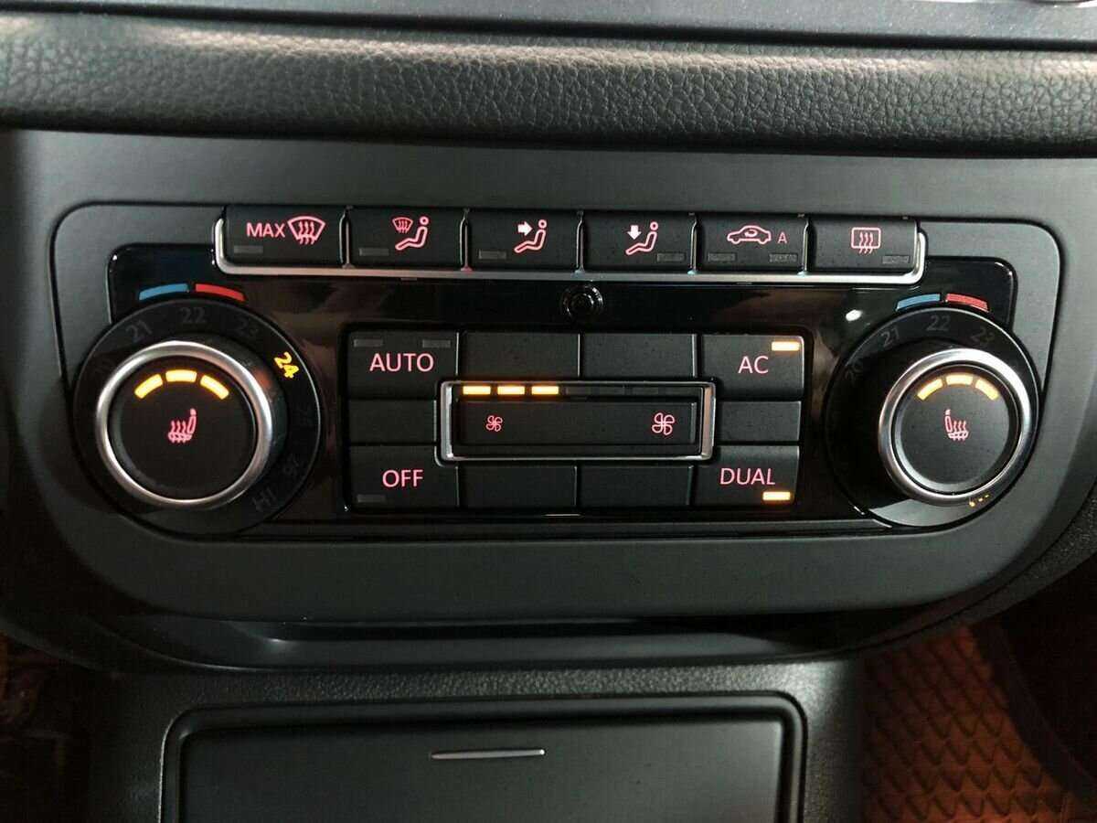 Volkswagen Tiguan с пробегом — 2011 год. Фото: #14