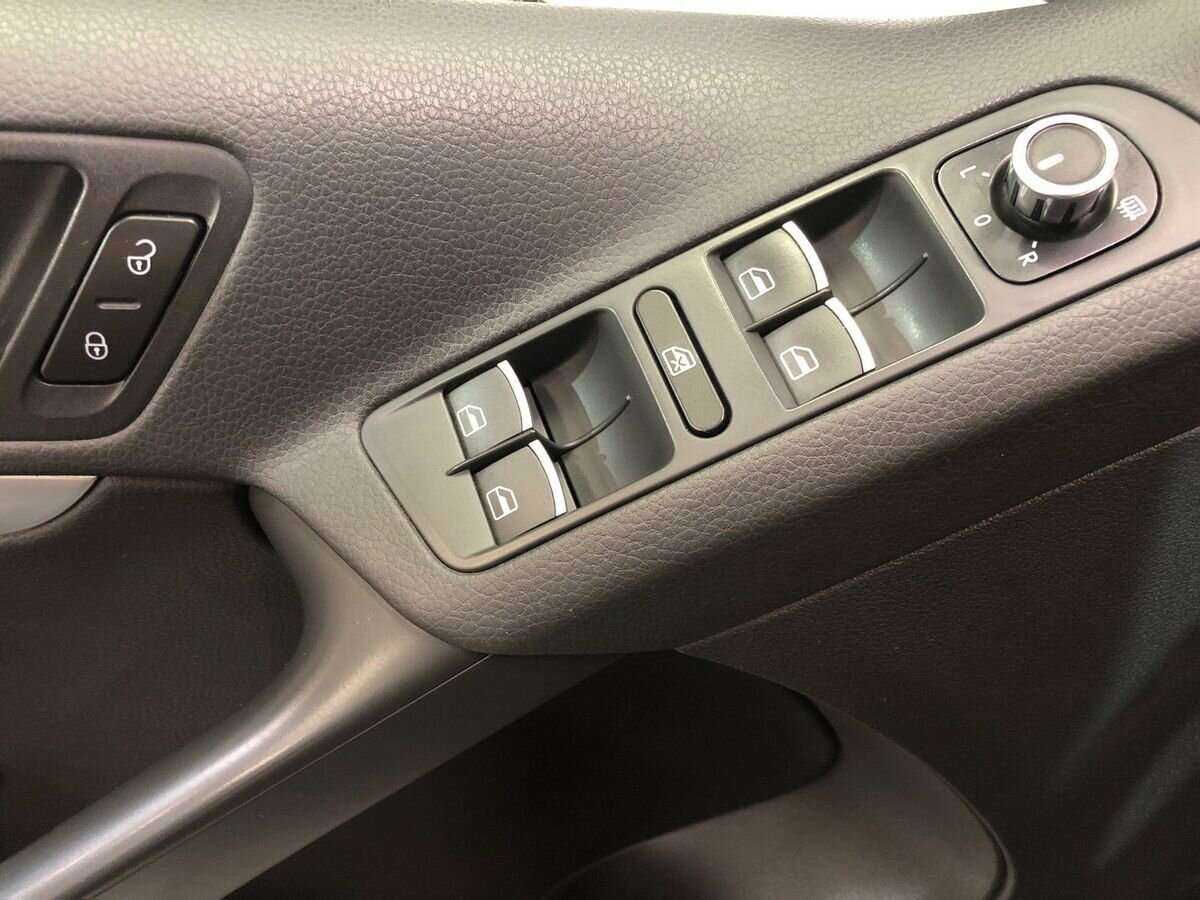 Volkswagen Tiguan с пробегом — 2011 год. Фото: #17