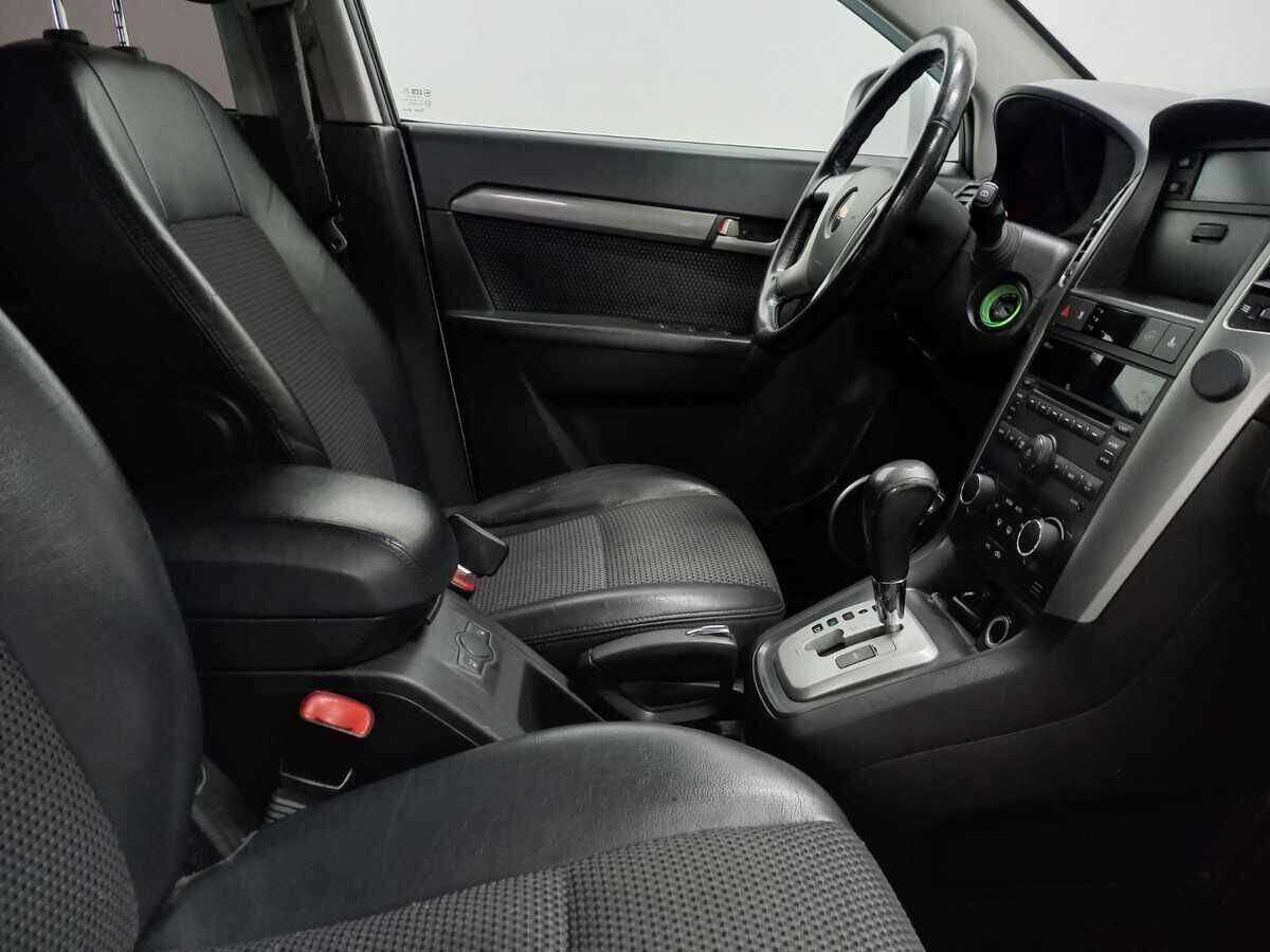 Chevrolet Captiva с пробегом — 2011 год. Фото: #8