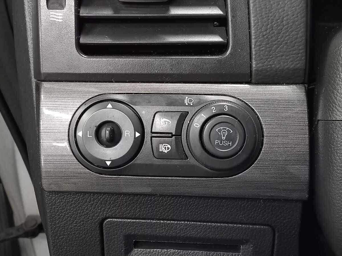 Chevrolet Captiva с пробегом — 2011 год. Фото: #13