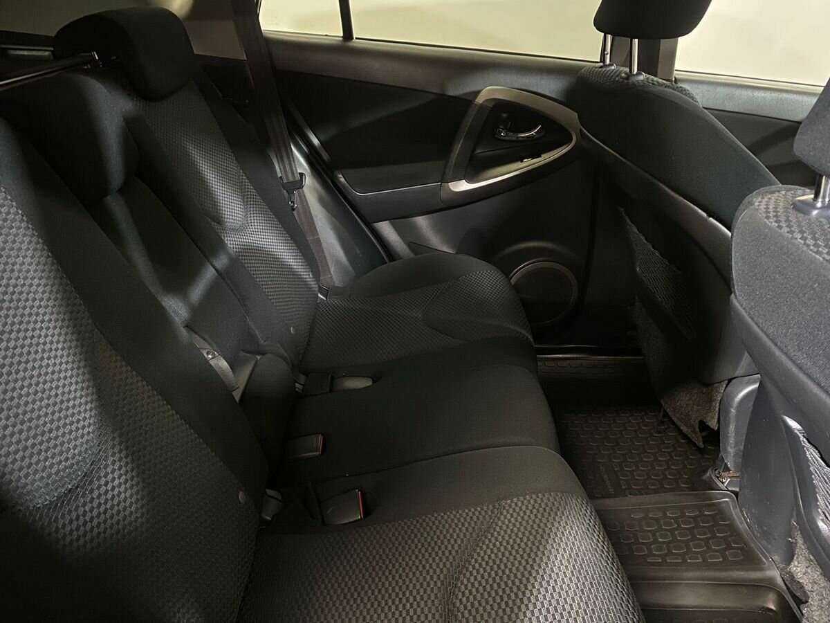 Toyota RAV4 с пробегом — 2007 год. Фото: #10