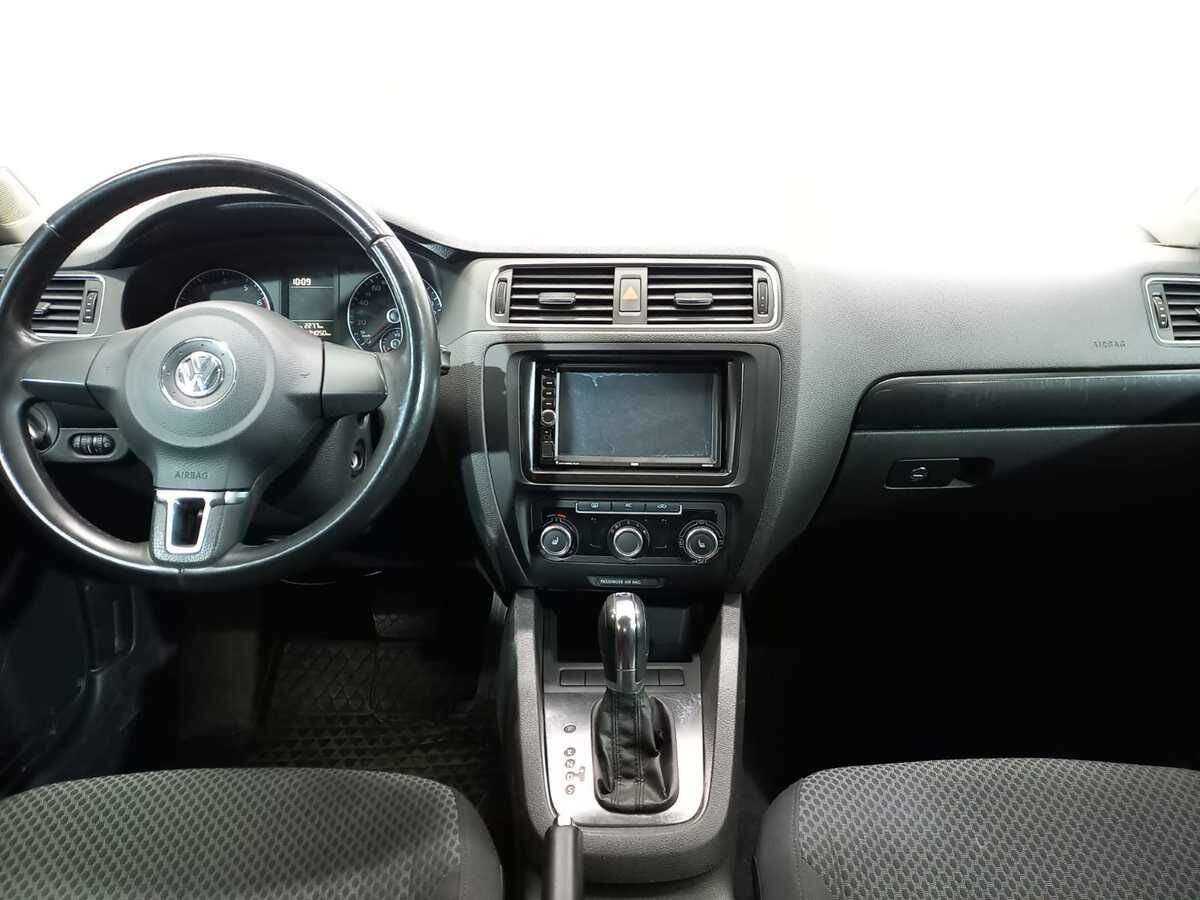 Volkswagen Jetta с пробегом — 2011 год. Фото: #8