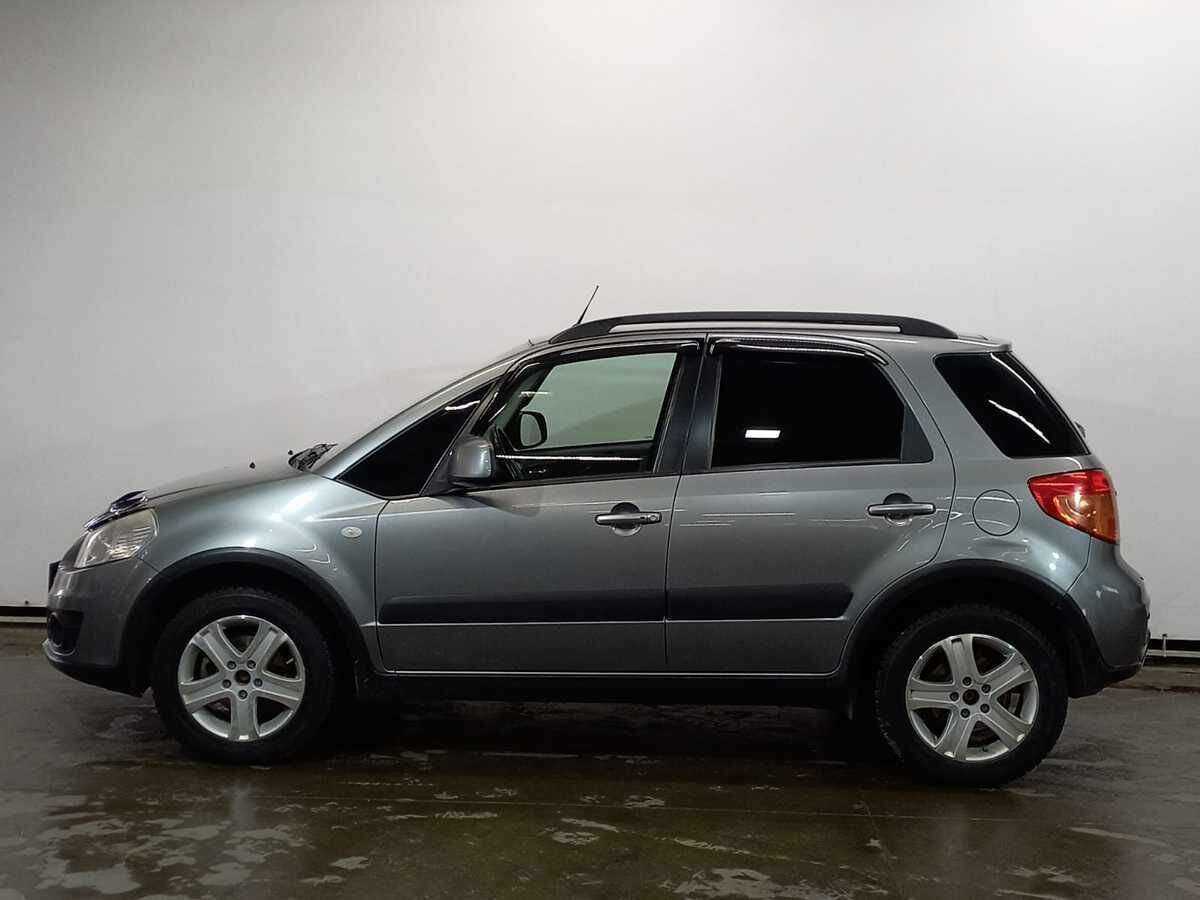 Suzuki SX4 с пробегом — 2010 год. Фото: #1