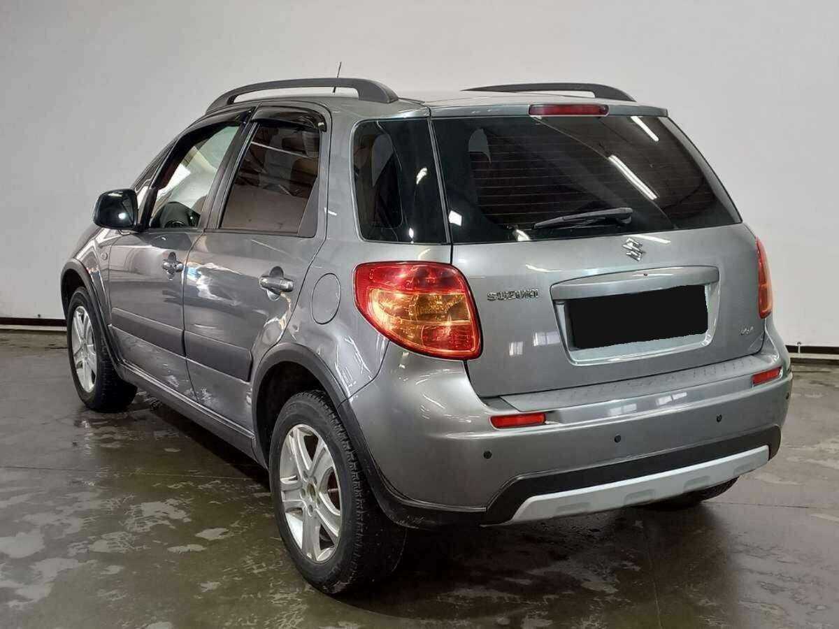 Suzuki SX4 с пробегом — 2010 год. Фото: #2
