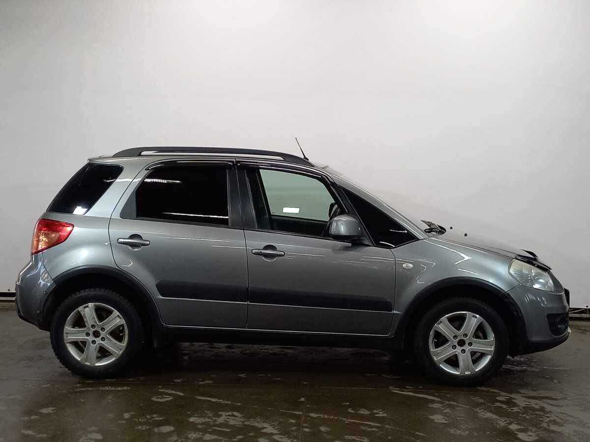 Suzuki SX4 с пробегом — 2010 год. Фото: #5