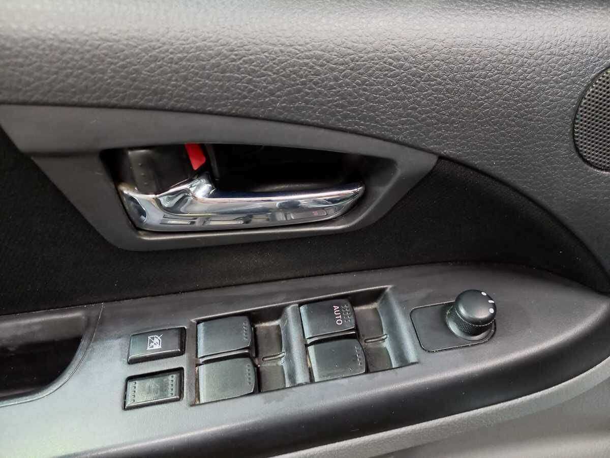 Suzuki SX4 с пробегом — 2010 год. Фото: #12