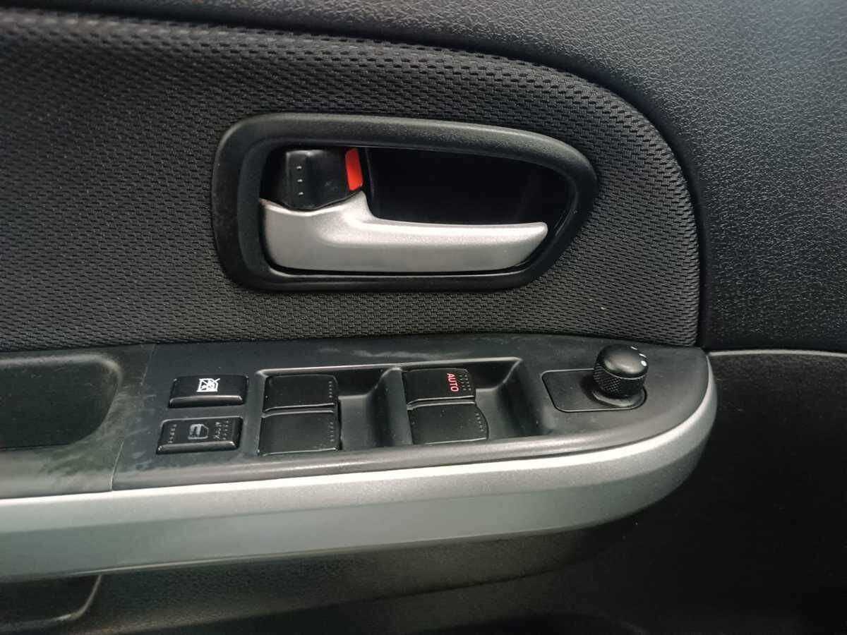 Suzuki Grand Vitara с пробегом — 2008 год. Фото: #15