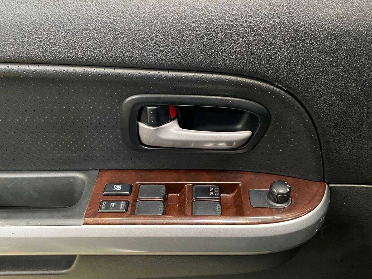 Suzuki Grand Vitara с пробегом — 2006 год. Фото: #13