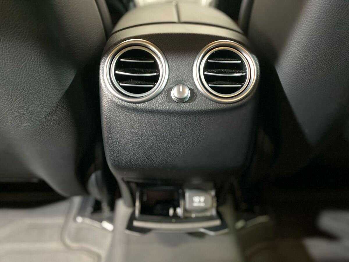 Mercedes-Benz GLC с пробегом — 2018 год. Фото: #18