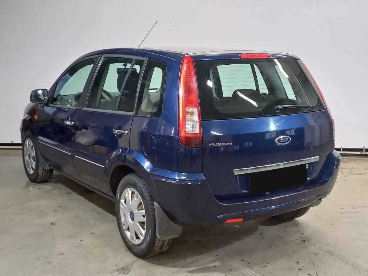 Ford Fusion с пробегом — 2010 год. Фото: #6