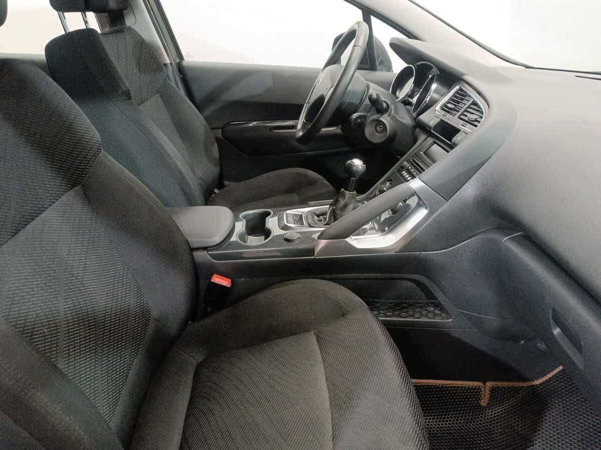 Peugeot 3008 с пробегом — 2011 год. Фото: #9