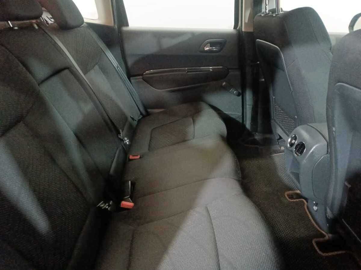 Peugeot 3008 с пробегом — 2011 год. Фото: #10