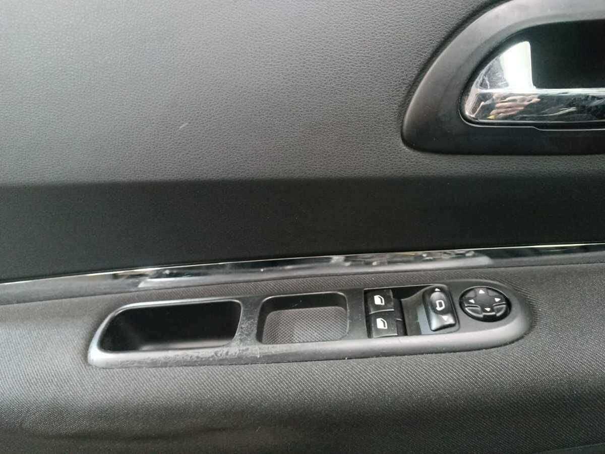 Peugeot 3008 с пробегом — 2011 год. Фото: #13